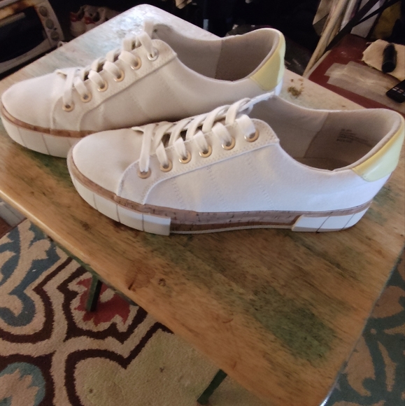 *SOLD* Dolce Vita YaYa Women's Casual Shoes sz 10M Wht/Yellow - Picture 7 of 8